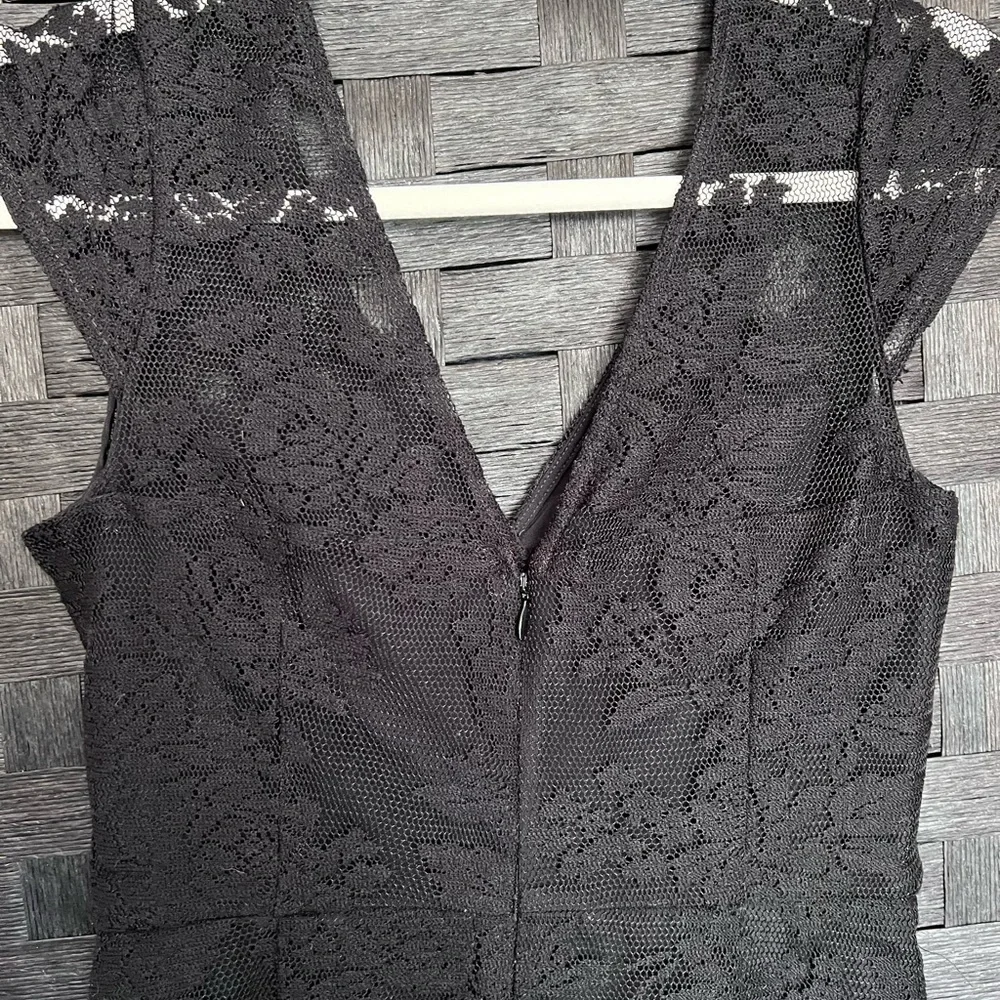 BCBGENERATION Black Lace Romper size 2 - Picture 6 of 8